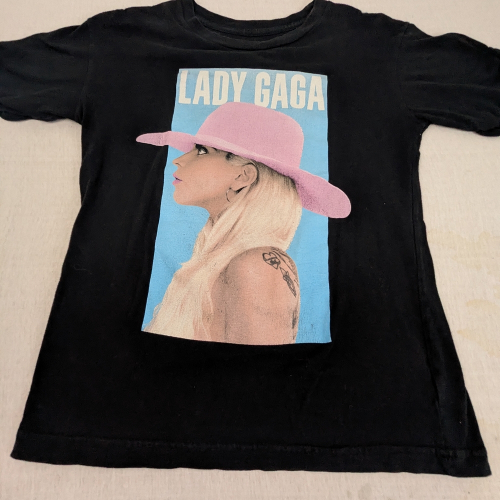 Lady Gaga Concert Tee Joanne Album Cover Wearing Pink Cowboy Hat Small